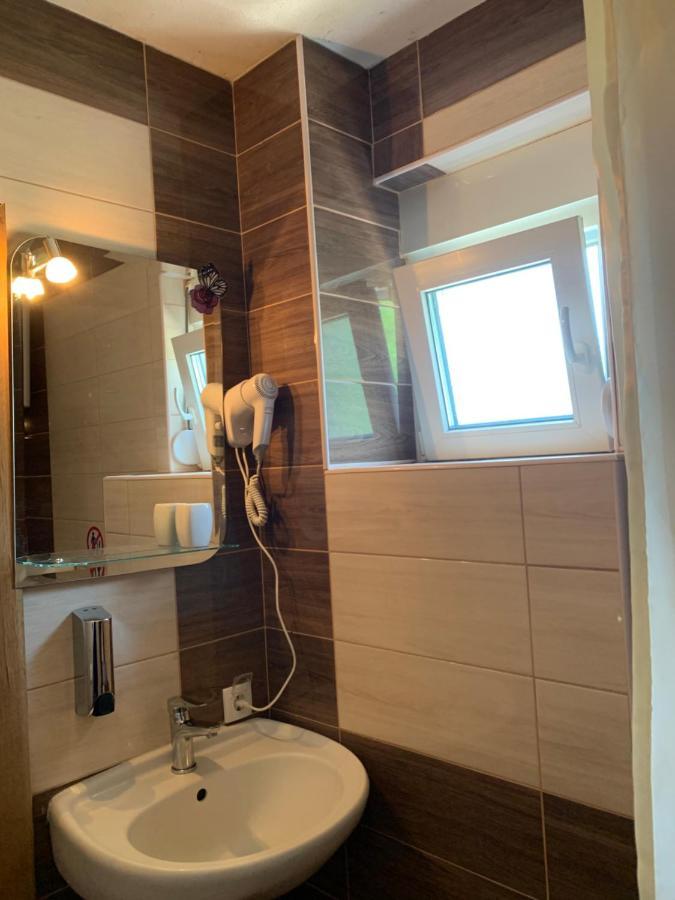 Riverside Guesthouse & Sauna Vuthaj المظهر الخارجي الصورة